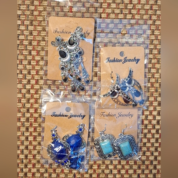 Fashion Jewelry Silver and Blue Earring Set - Picture 2 of 9
